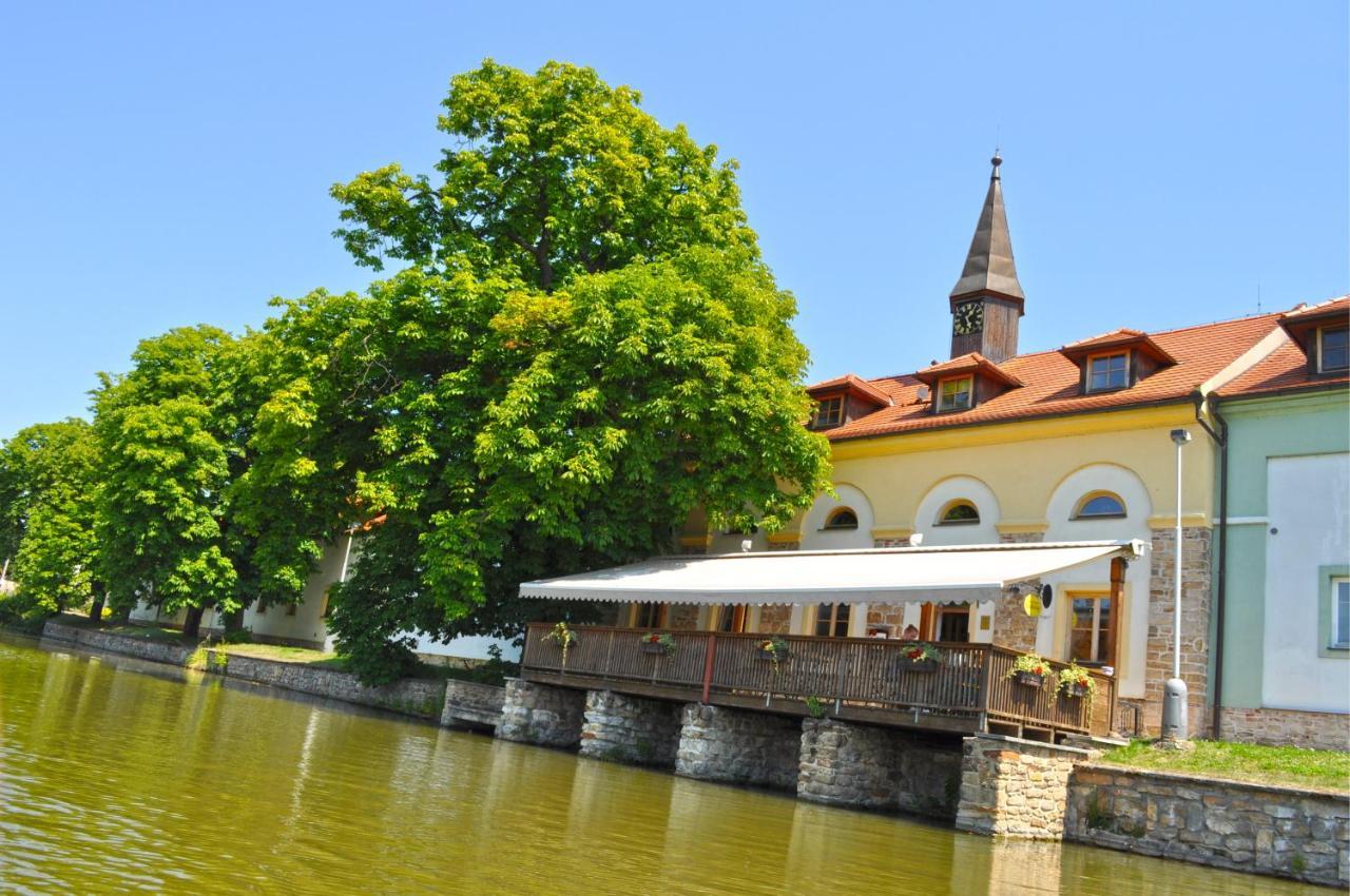 Hotel Certousy Prague Exterior photo